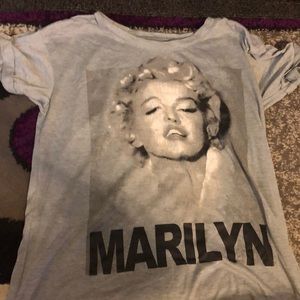 Gray Marilyn Monroe shirt